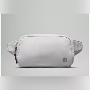 LULULEMON! Belt Bag Mini
Ripstop
